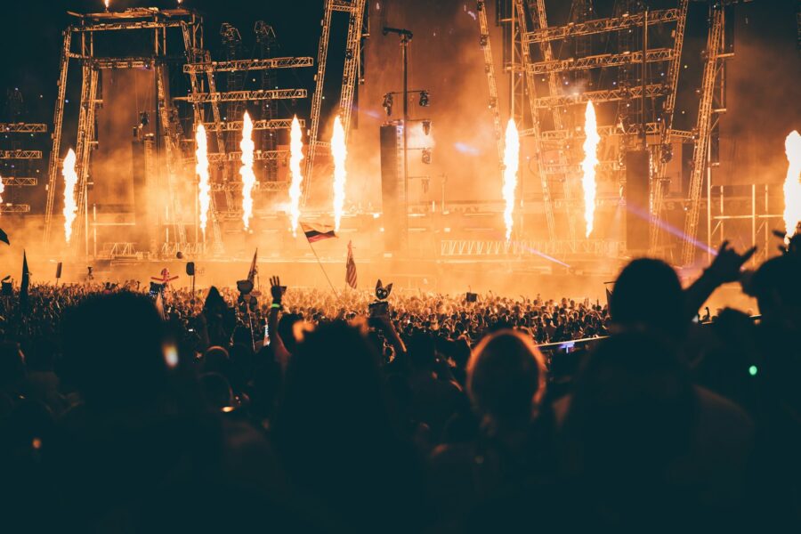 Kpop concert crowd lightsticks stage