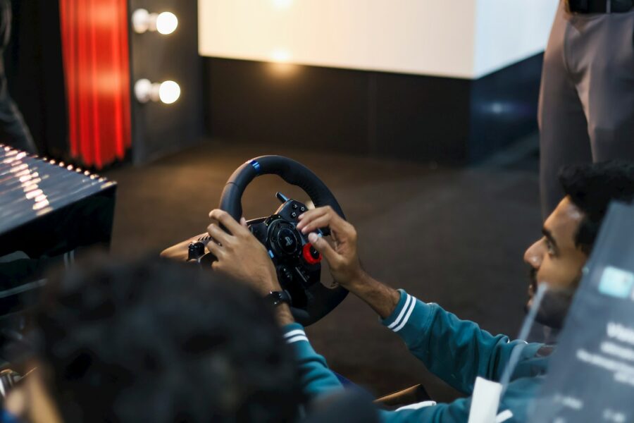 Racing game cockpit steering wheel triple monitors