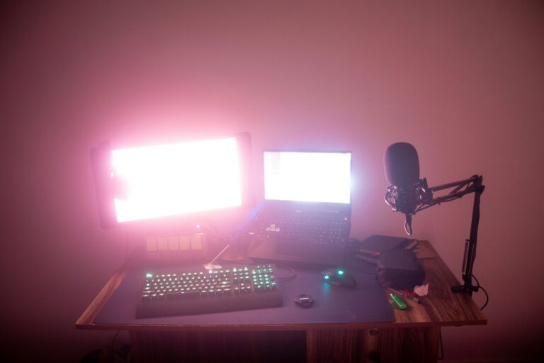 Monitor streamer recording setup