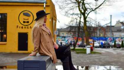 How to wear a trench coat all year without getting bored