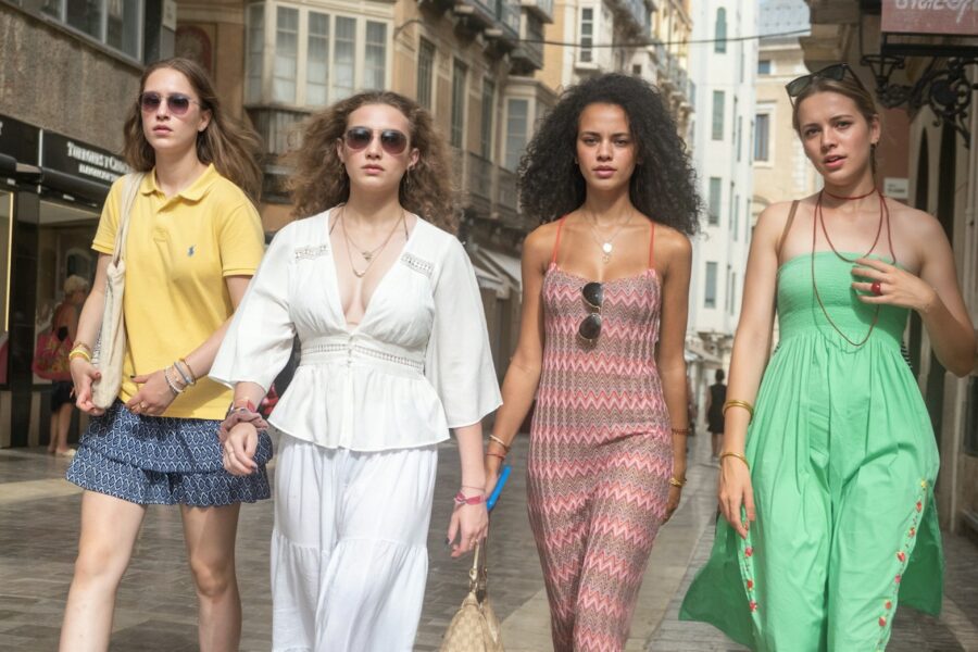 Linen shirt summer outfit street style