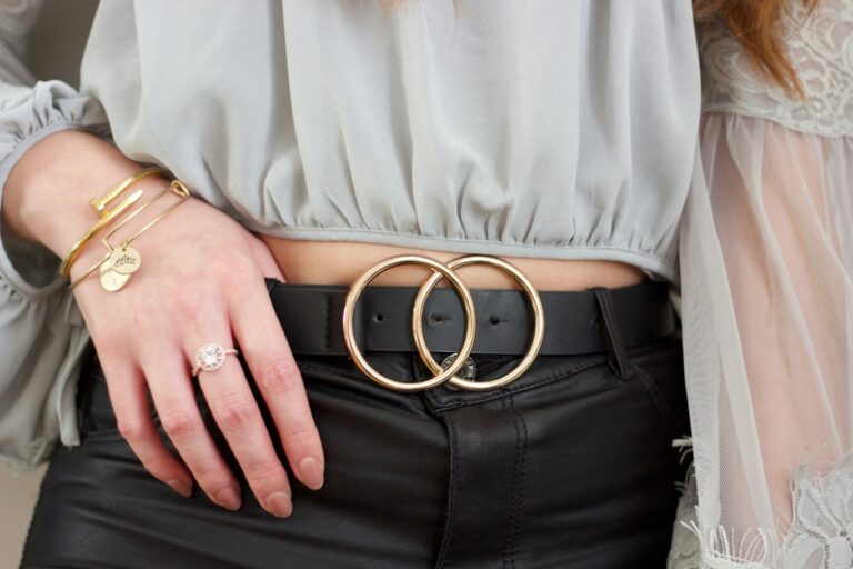 Close belt jewelry neutral outfit
