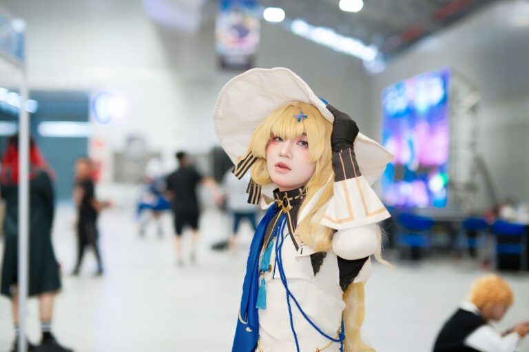 Anime convention crowd