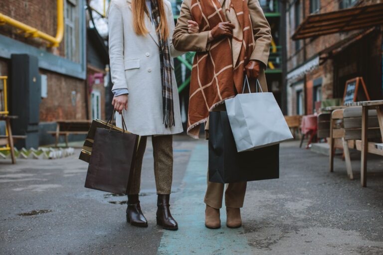 Street fashion shoppers