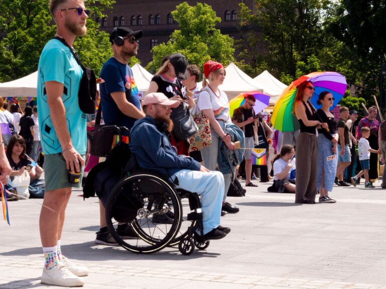 Accessible concert crowd