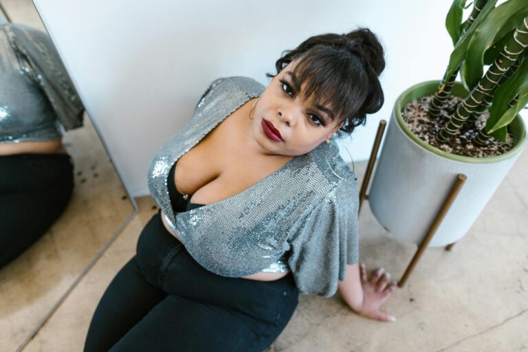 How plus-size street style rewriting rules everyday fashion