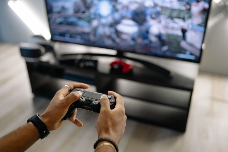 Close game controller