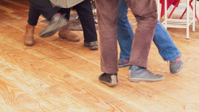 Second hand shoes