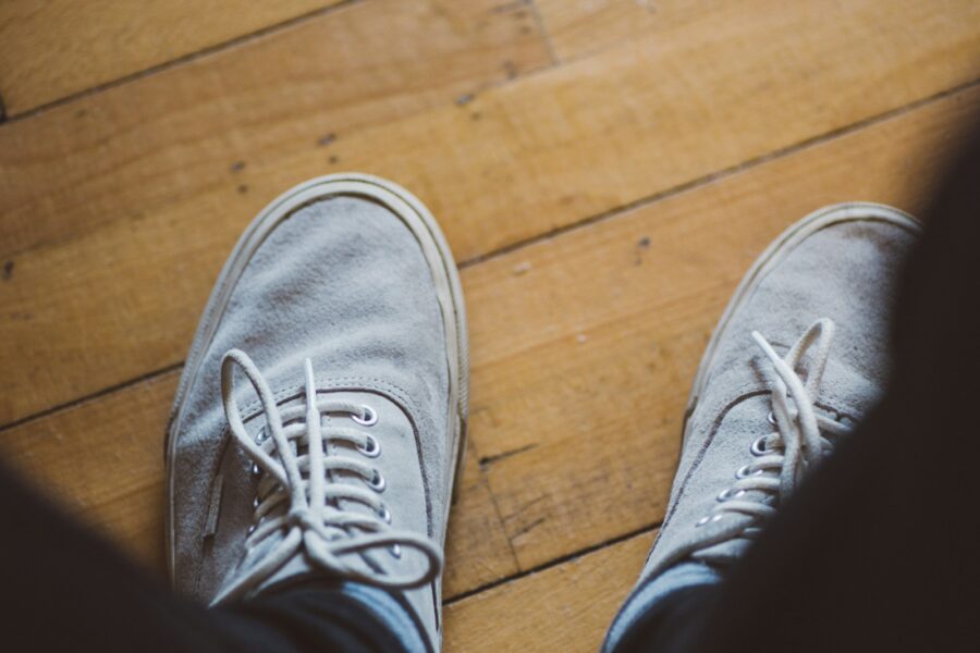 Second hand shoes