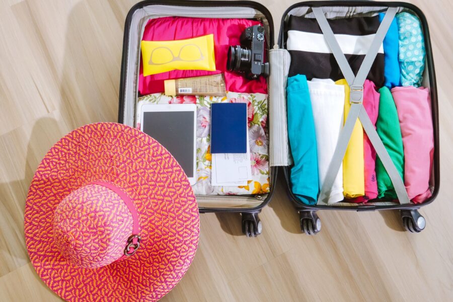 Summer travel fashion