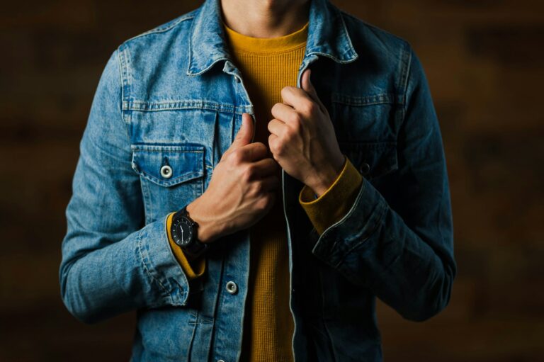 Close textures knit sweater denim jacket